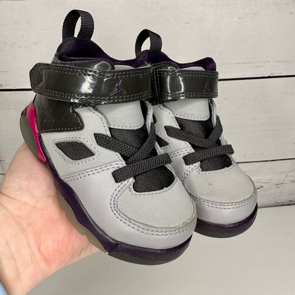 Air Jordan | Light Gray with Black Patent Hi Tops | Baby size 5 - Picture 9 of 13